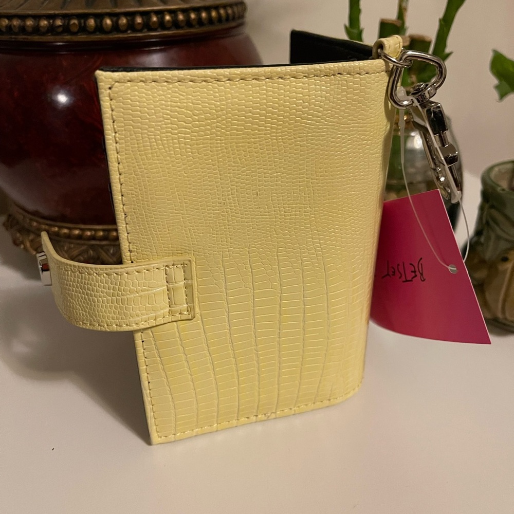 Betsy Johnson YELLOW Card Case with Key Ring - Picture 5 of 10